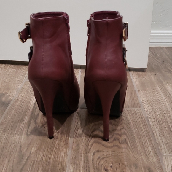 Booties Booties Booties rockin' everywhere LOL - Picture 4 of 6